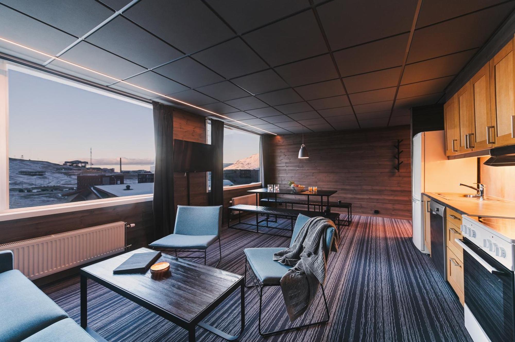Svalbard Hotell | Lodge Λονγκιαρμπίεν Εξωτερικό φωτογραφία